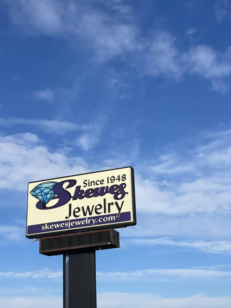 Skewes Jewelry Sign